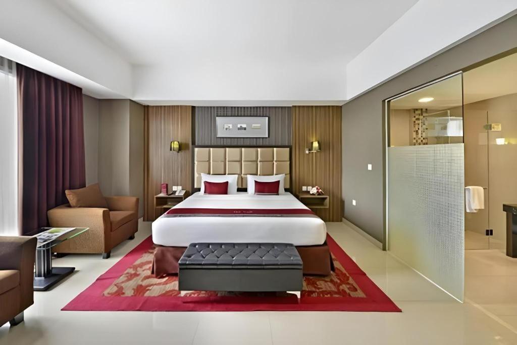 Travello Hotel Bandung Exterior foto