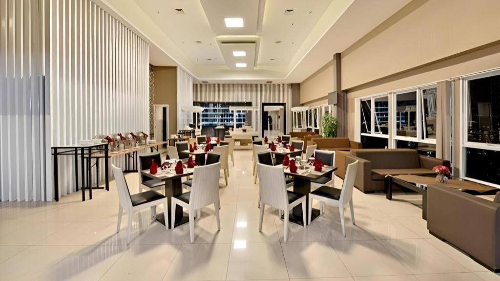 Travello Hotel Bandung Exterior foto