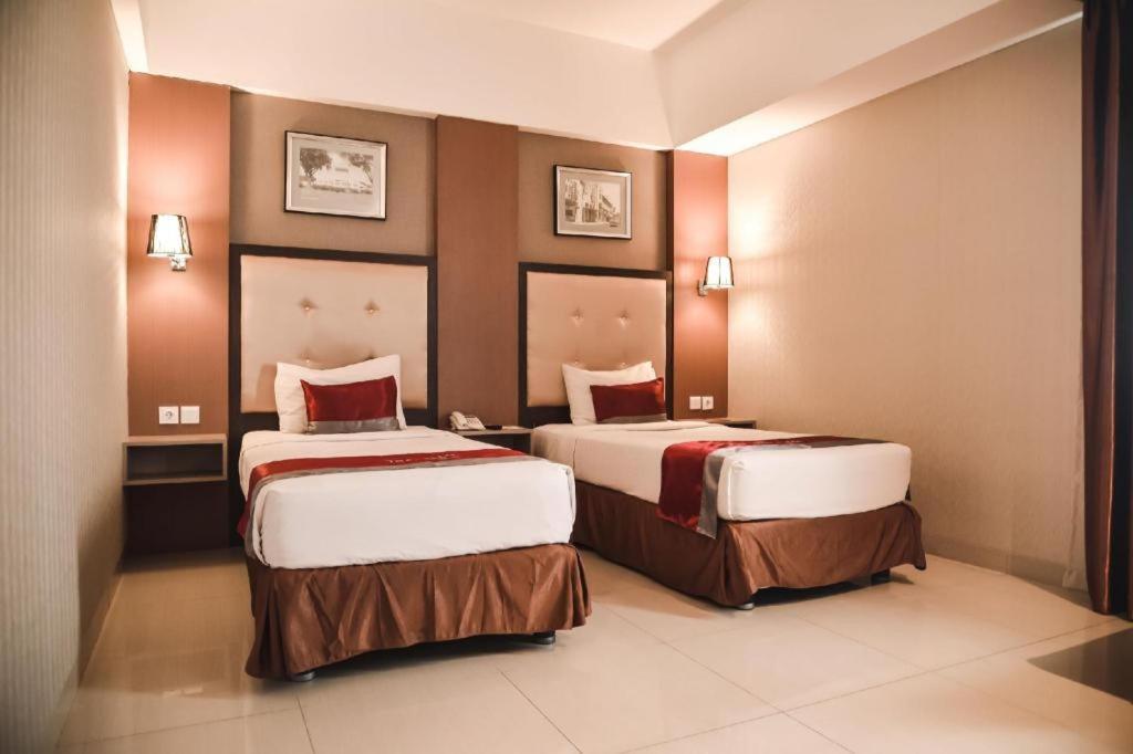 Travello Hotel Bandung Exterior foto