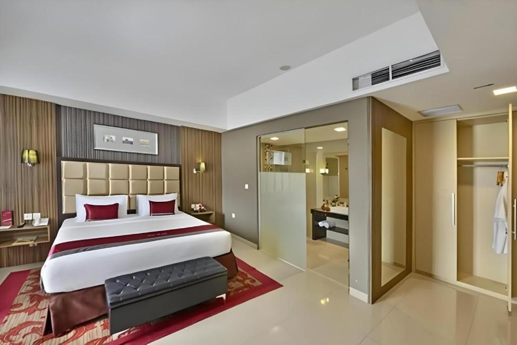 Travello Hotel Bandung Exterior foto